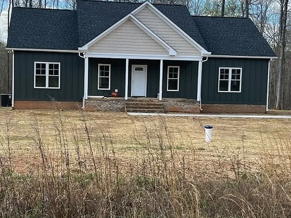 20741 Scarlet Oak Dr, Jetersville, VA 23083