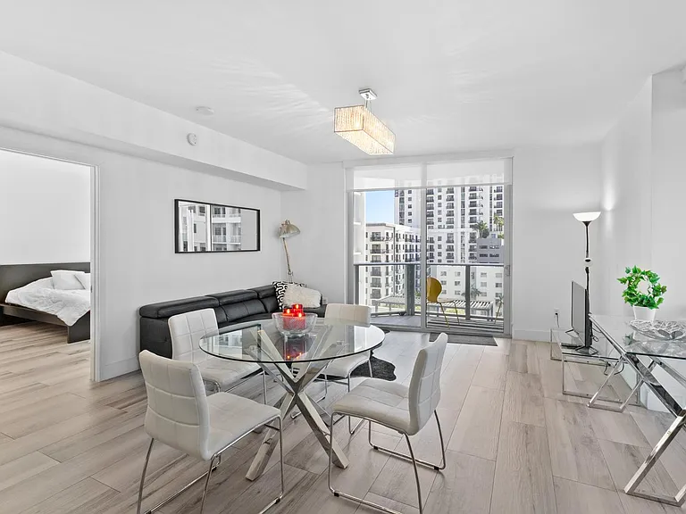 1010 SW 2nd Ave #609 — Photo 4