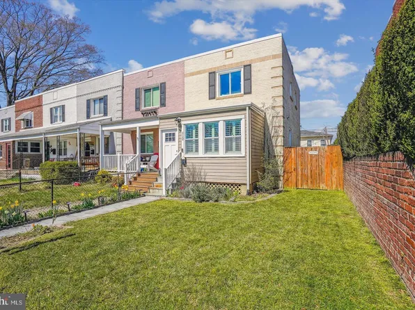 112 Lynhaven Dr, Alexandria, VA 22305