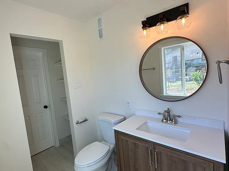 1300 Oak Ave #1 — Photo 7