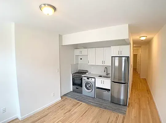 Rented by Heritage Realty LLC | media 8