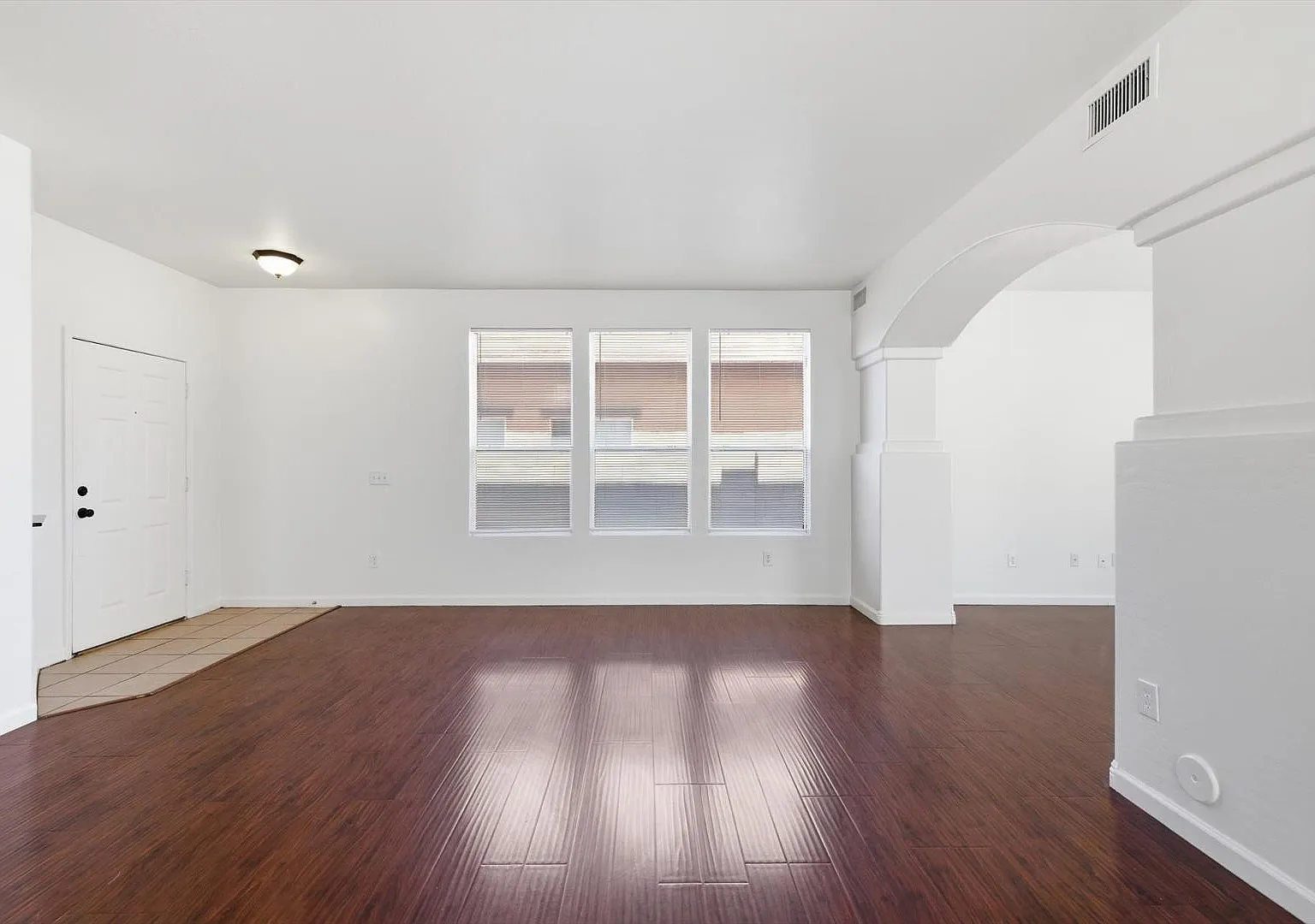 4 bed, 2.5 bath, 2543 sqft, $2,695 — Photo 4