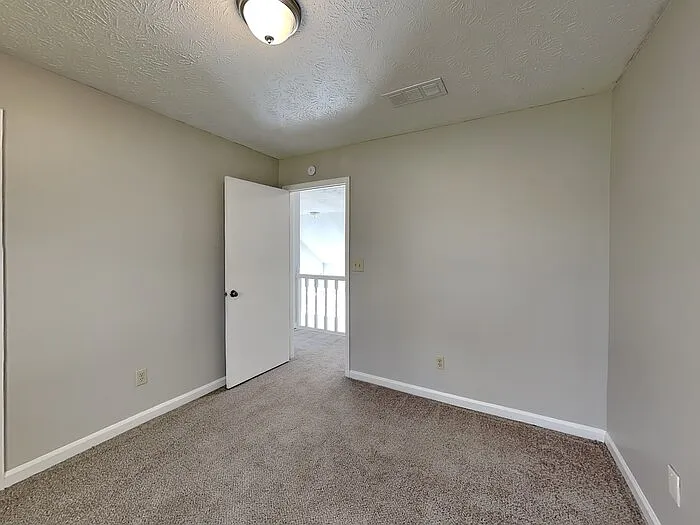 2277 Hampton Dr — Photo 14