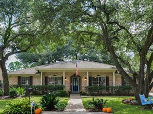 10811 Holly Springs Dr, Houston, TX 77042