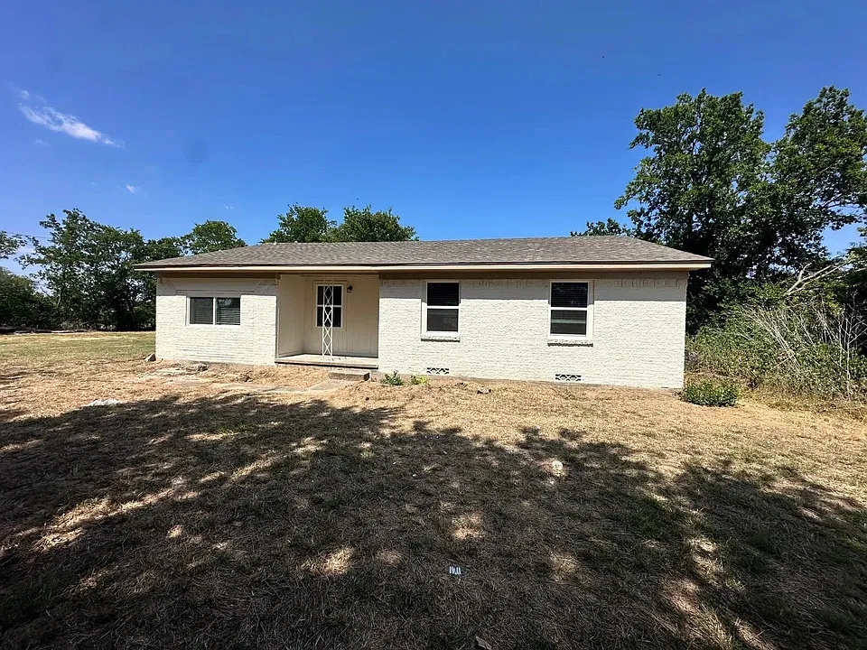 3075 E Highway 175