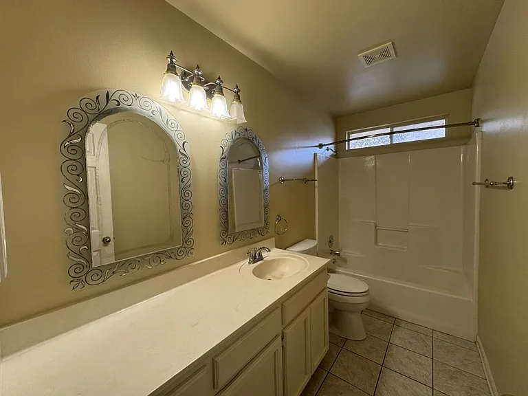 304 Ashland Crk — Photo 10