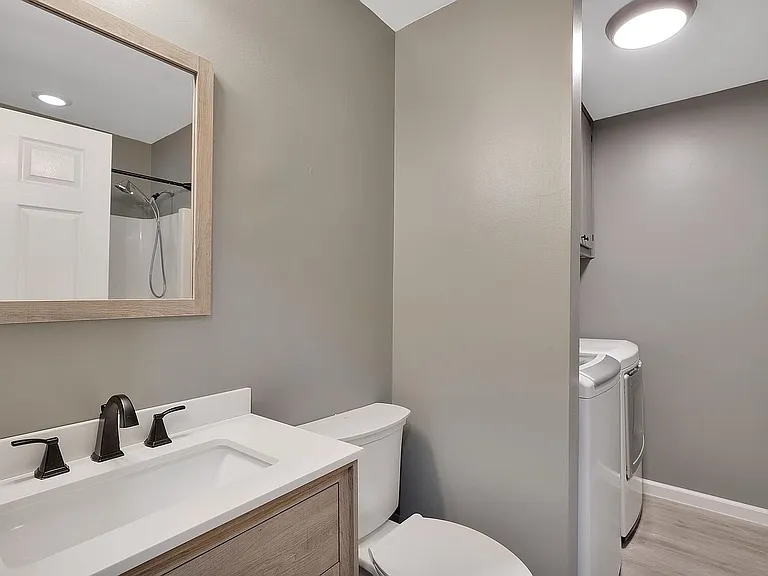 205 Honeysuckle Ln — Photo 2