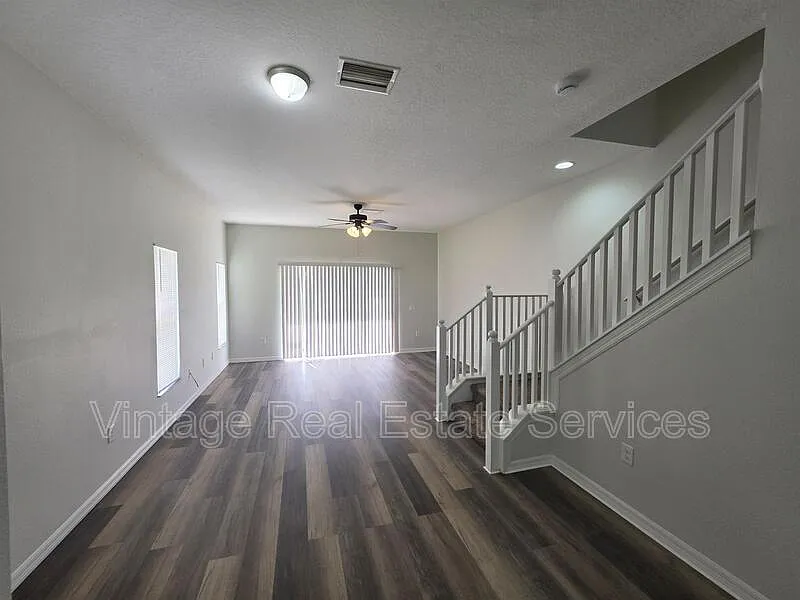Kings Lake Townhomes — Photo 3