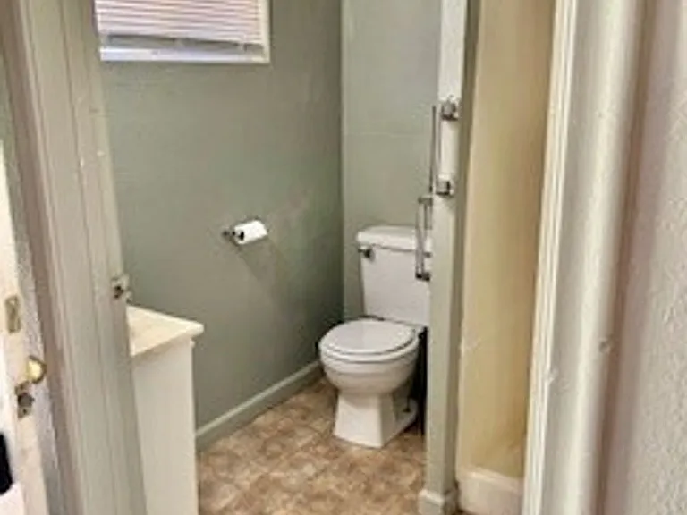 18492 Rozier Ave — Photo 5