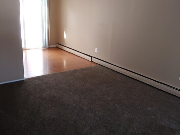 3rd image of 225 Helen St