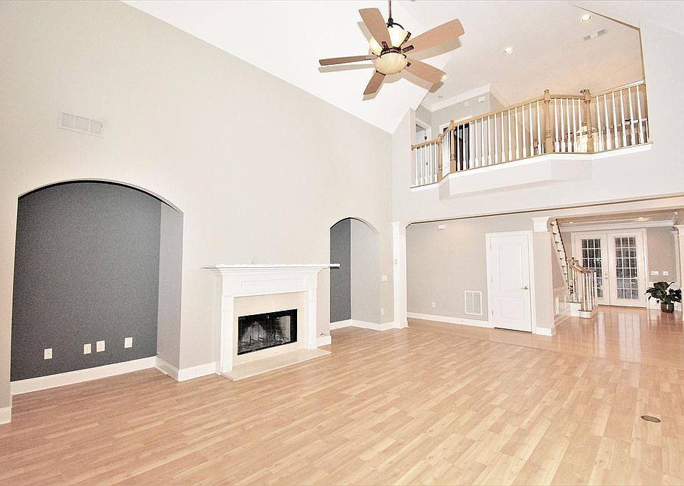 1st image of 5015 Duxford Dr SE
