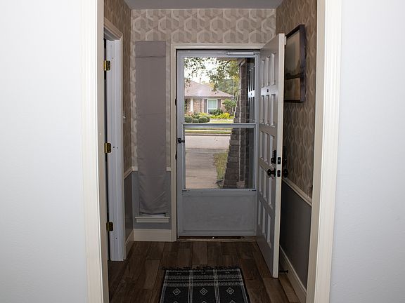 3rd image of 11715 Brighton Ln