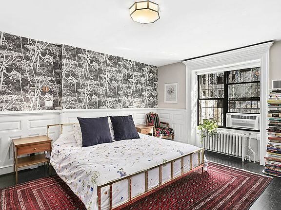 5th image of 270 New York Ave