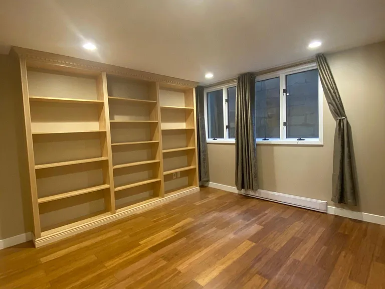 Ground floor bedroom / office