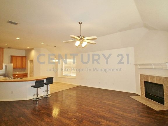 4th image of 5316 Lake Garden Dr