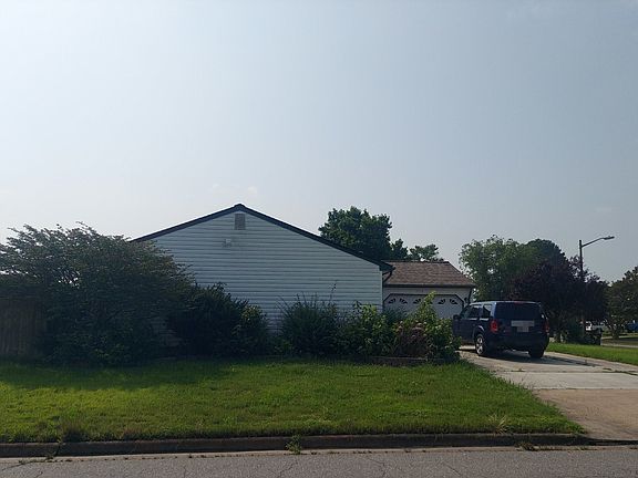3rd image of 1116 Cambell Ct