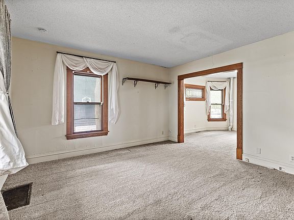 4th image of 3019 Colfax Ave N