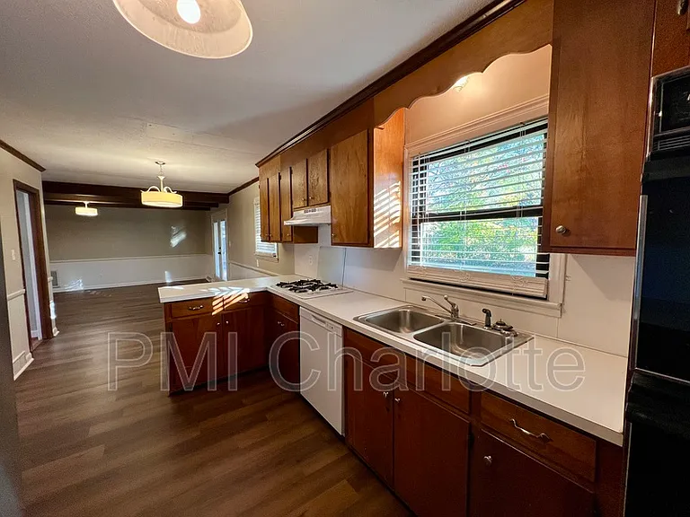 528 N Carolina Ave — Photo 12