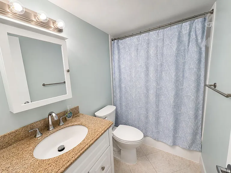 400 N Riverside Dr #505 — Photo 11