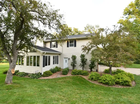 17849 Wedgewood Dr, Zumbrota, MN 55992