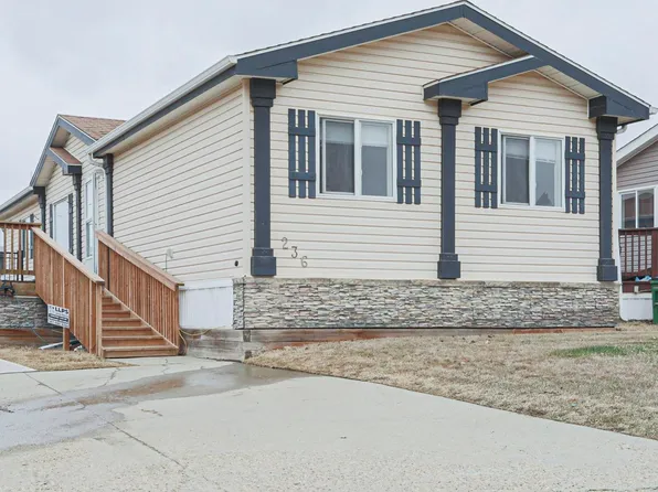236 Oakwood Dr NW, Edmonton, AB T6P 0A8