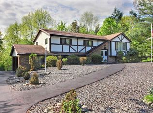 25 Russell Ridge Rd, East Stroudsburg, PA 18302