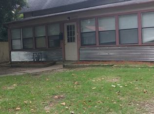 1923 Division St, Greenville, TX 75401