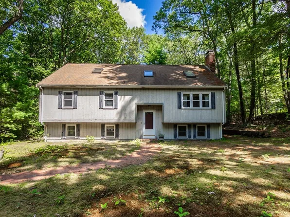 124 E Belcher Rd, Foxboro, MA 02035