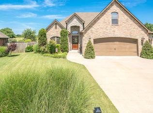 3800 SW Harrier Dr, Bentonville, AR 72713