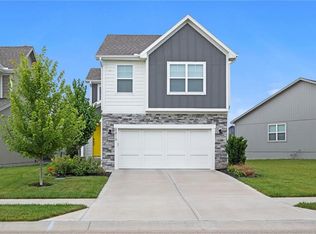 8810 SW 9th Ter, Blue Springs, MO 64064