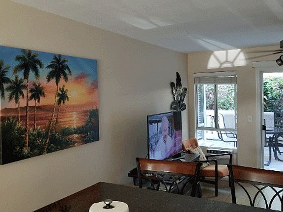 3rd image of 75-6081 Alii Dr APT U105