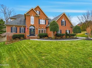 9728 Valley Woods Ln, Knoxville, TN 37922