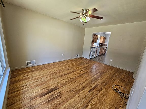 3rd image of 26411 Lorenz St