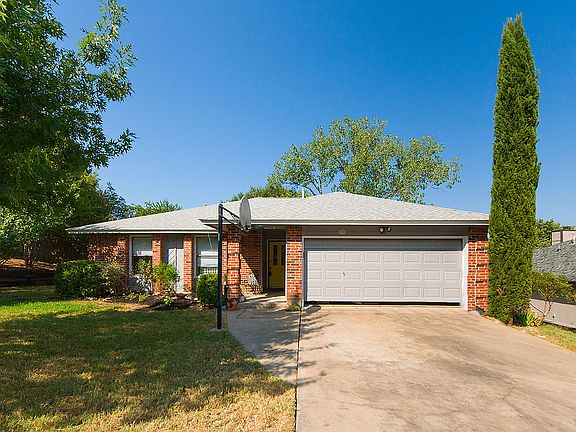 2nd image of 2404 Stirrup Dr