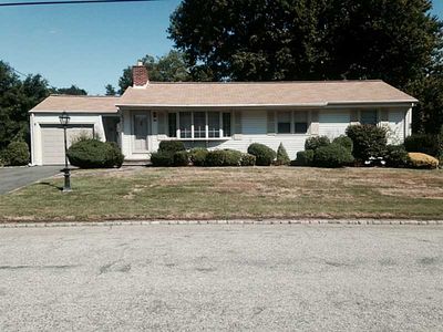 60 Redwood Dr, Cranston, RI, 02920