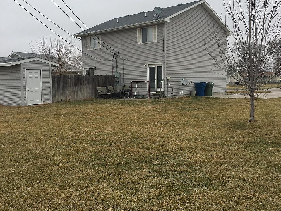 2nd image of 1104 G Ave