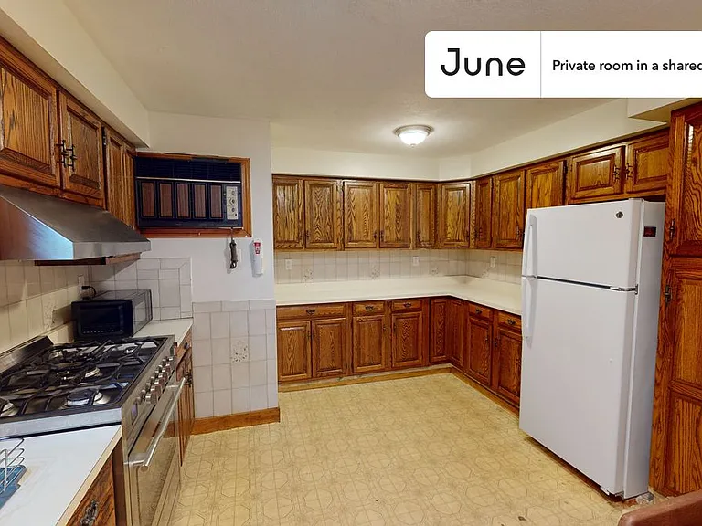 105 Walnut St #C — Photo 4