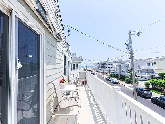 3rd image of 403 49th St #Top