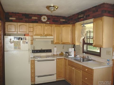 2nd image of 70 W End Ave