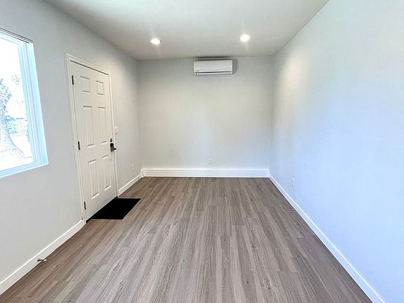 5th image of 1219-1223 Mitchell St #1223-I