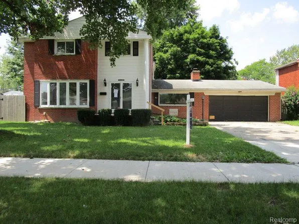 31145 Spring Ct E, Fraser, MI 48026