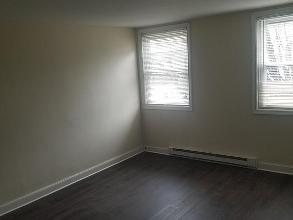 2nd image of 372 Cherrydale Ave