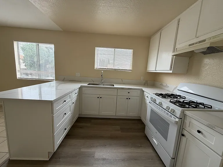 3817 Cogswell — Photo 16
