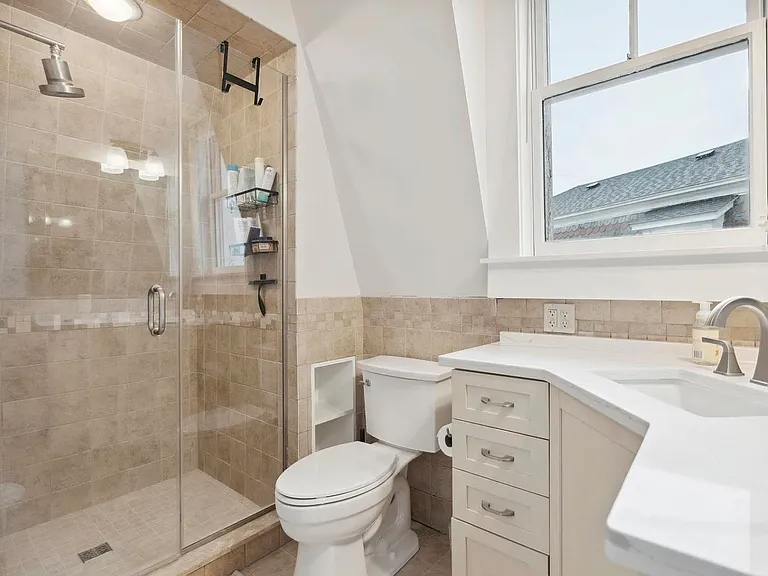 534 State St #B — Photo 11