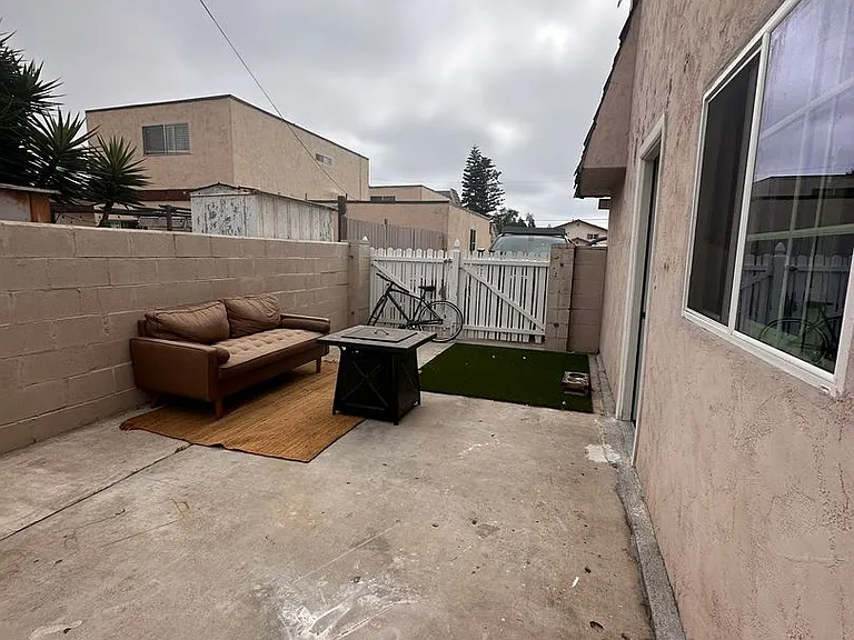 1153-1155 Emory Street — Photo 11
