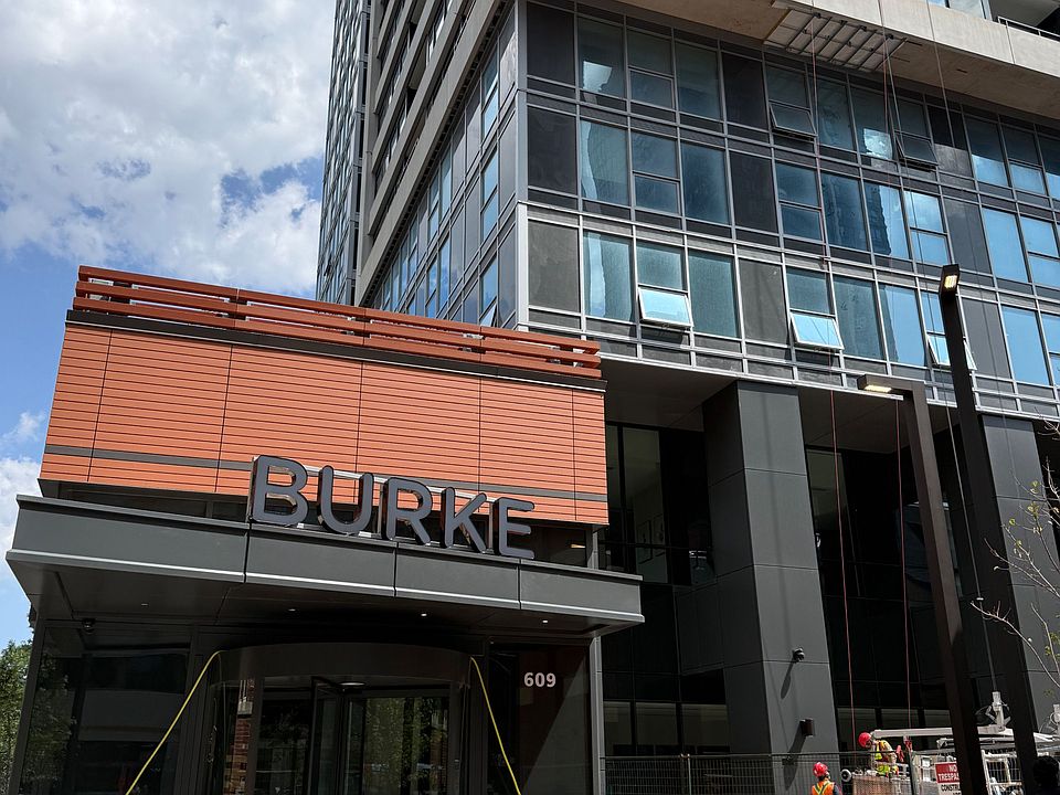 1st image of 609 Sherbourne St #4810