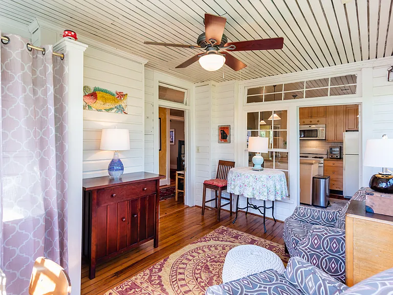 Sunroom
+Dedicated Desk
+2 sitting chairs
+Fan / AC