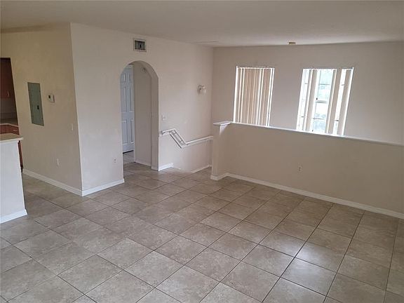 5th image of 1901 Belmont Ln