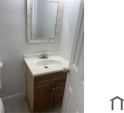 4th image of 215 Academy Ct