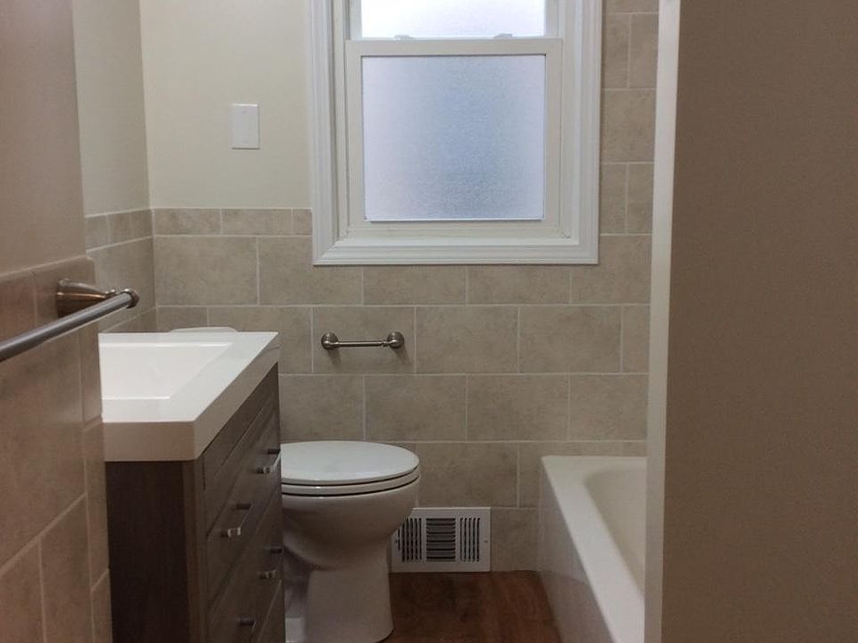 1st image of 352 N Park Ave